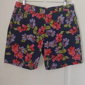 Land's End Mid Rise Navy Blue Floral Twill Cotton Shorts. Size 10